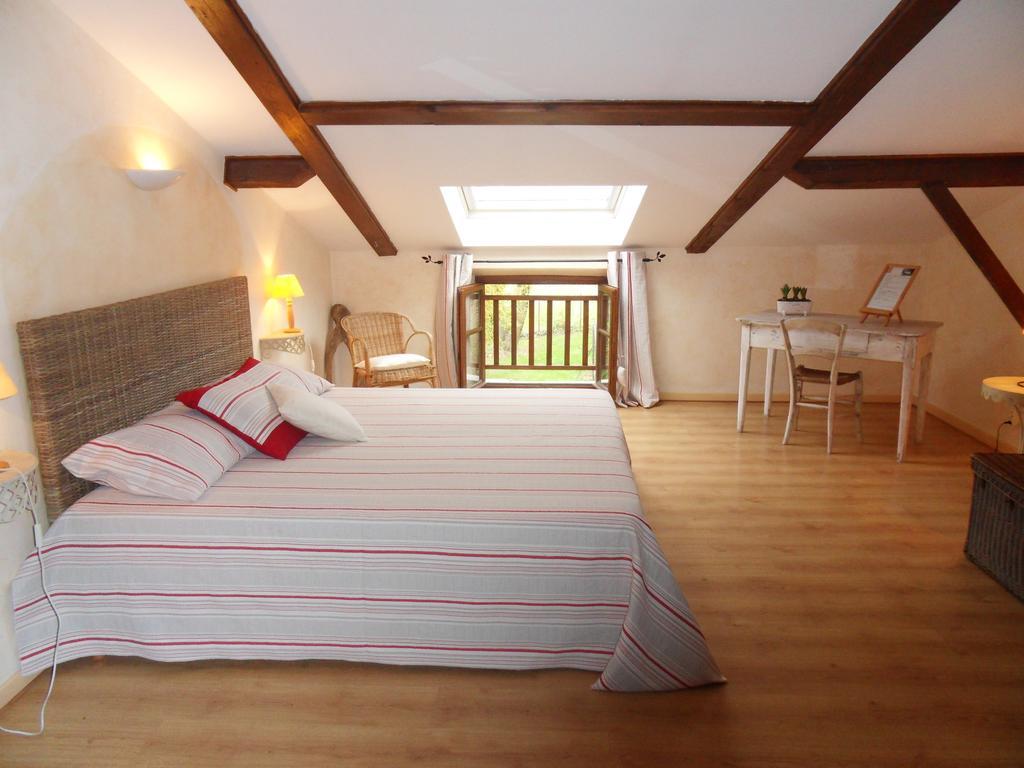 Bed and Breakfast L'Estapade Des Tourelons Saint-Jean-en-Royans Zimmer foto