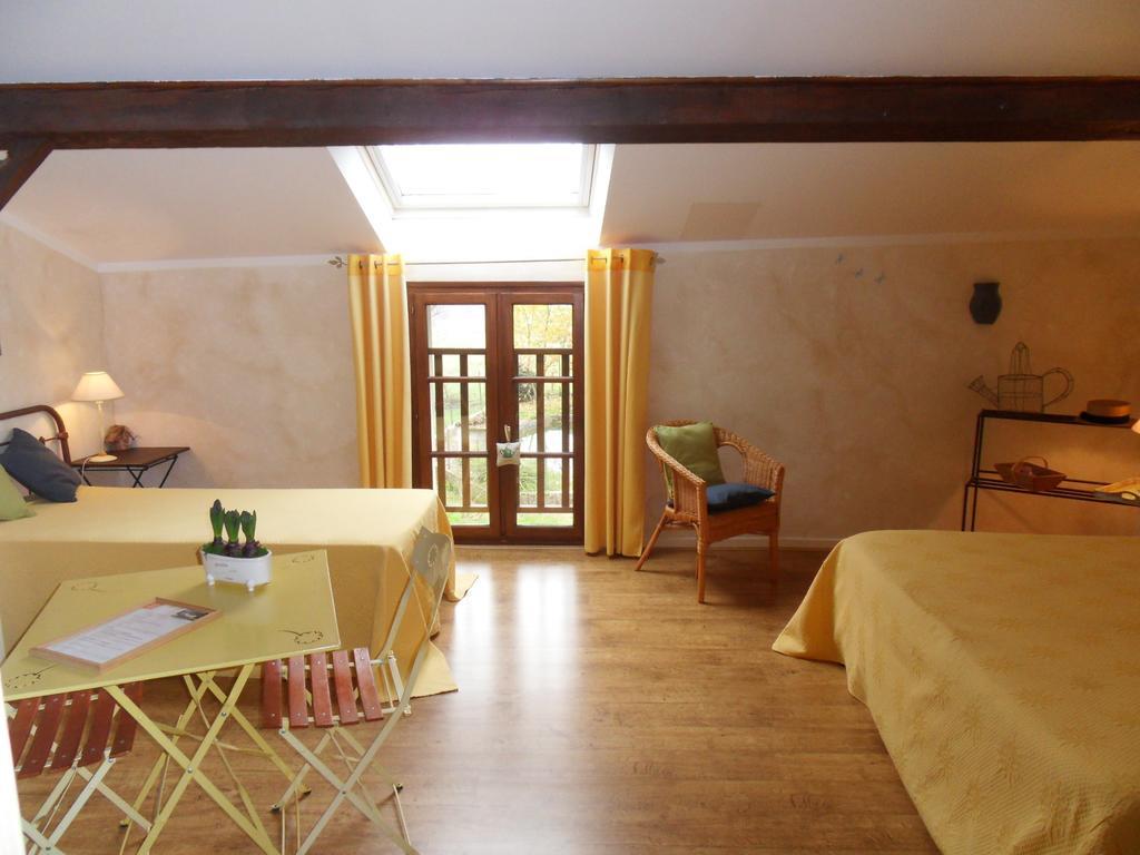 Bed and Breakfast L'Estapade Des Tourelons Saint-Jean-en-Royans Zimmer foto
